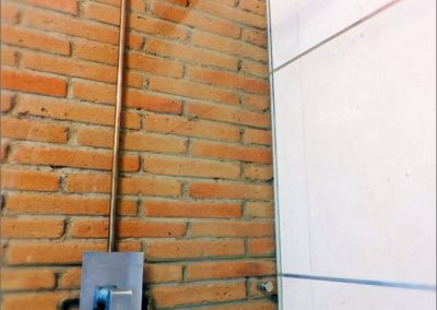 plomería, inodoro, lavabo, Cambio de grifería, reparación baños, Destape de desagües, plomeros a domicilio, servicio técnico, electricistas, pintores, albañiles, instalaciones eléctricas, corto circuito, boquillas, plafones, lámparas. Quito, Cumbaya, Valle Chillos, Tumbaco, Nayón, Ecuador