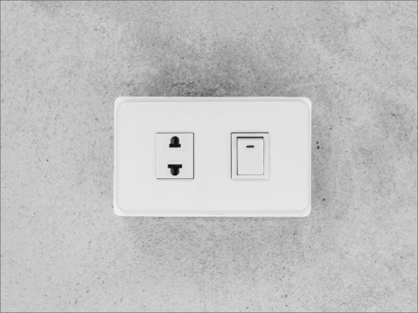 Electricidad Cambio | Tomacorriente mixto 110 V fuga